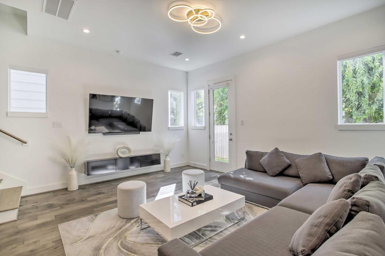 Newly-Built Luxury Galleria Area Townhome! Houston Eksteriør billede