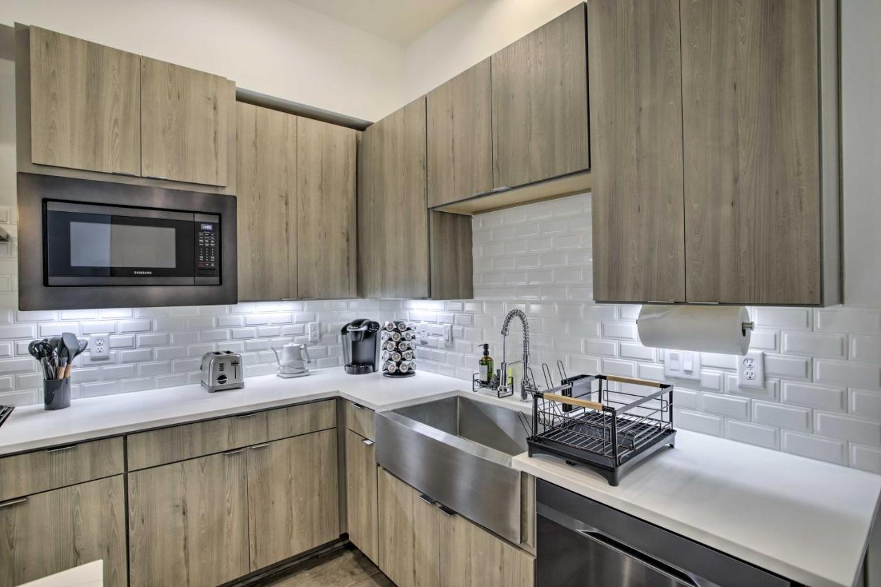 Newly-Built Luxury Galleria Area Townhome! Houston Eksteriør billede