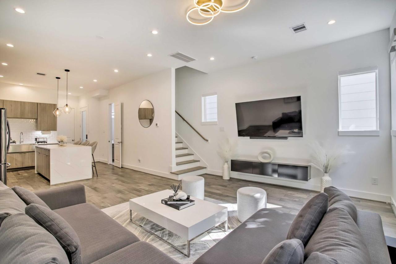 Newly-Built Luxury Galleria Area Townhome! Houston Eksteriør billede