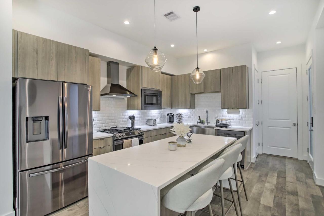 Newly-Built Luxury Galleria Area Townhome! Houston Eksteriør billede