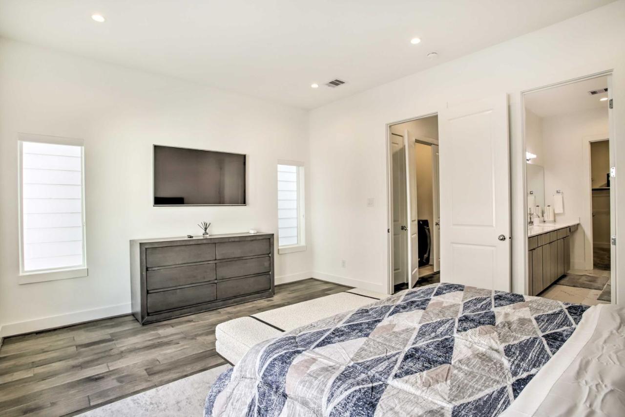 Newly-Built Luxury Galleria Area Townhome! Houston Eksteriør billede